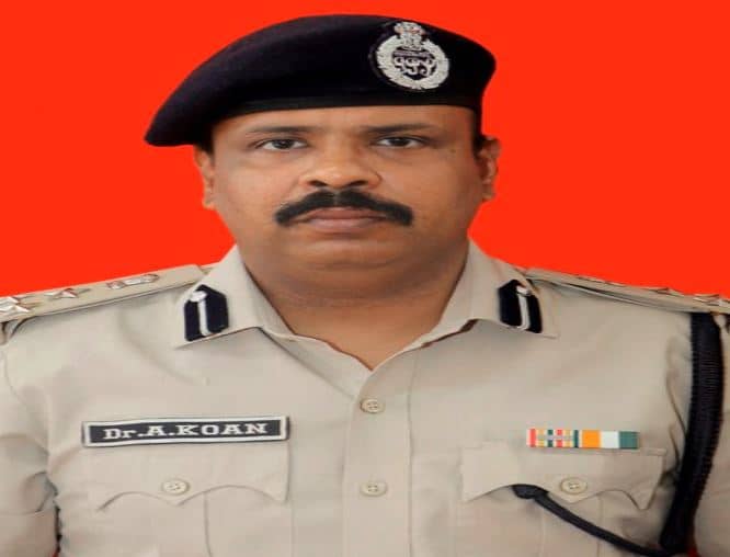 DIG ने बीमारी का बहाना बनाकर छुट्टी ली थी, पर साहब ने पब में जाकर महिला से छेड़खानी कर दी..., जानिए आगे फिर क्या हुआ