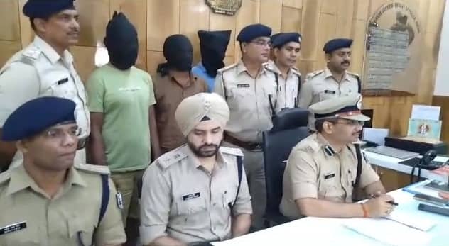 फ्लिपकार्ट कंपनी में हुई  लूट का  खुलासा , पुलिस ने तीन आरोपी को किया गिरफ्तार