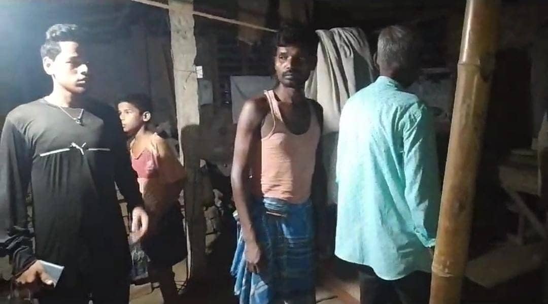  कलयुगी बेटा! जमीन की लालच  में हैवान बना बेटा, रॉड से मारकर की मां की हत्या