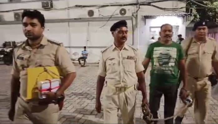 जमशेदपुर: रंगदारी नहीं देने पर चालक को मारी गोली, आरोपी को पुलिस ने पिस्टल के साथ किया गिरफ्तार