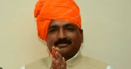 विधायक जी के स्वागत को लेकर हो गया बवाल, दो पक्षों में चले खूब लाठी-डंडे और पत्थर, जानिए क्या है मामला  