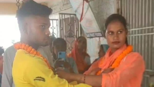 बाप दहेज की जिद पर अड़ा था, बेटे ने एक अनाथ लड़की से शादी कर पेश कर दी मिसाल