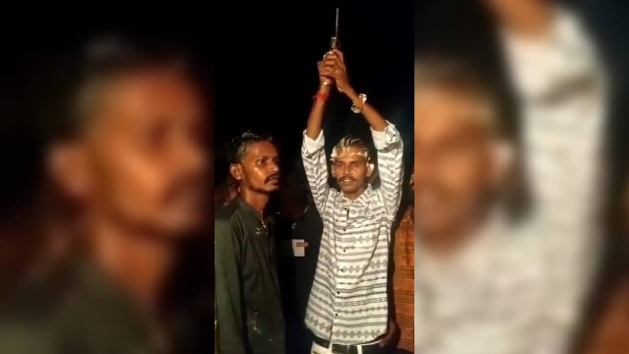 बिहार में पुलिस कर्मी के बेटे का तमंचे पर डिस्को, वीडियो वायरल, जांच में जुटी पुलिस