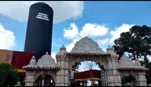 नर्मदेश्वर शिवलिंग पर पूजा करना क्यों है खास,जानिए इसकी विशेषता