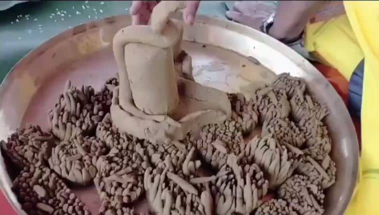 जमशेदपुर : गोपाल मैदान में मिथिला समाज की दिखी भक्ति, 11 लाख महादेव की पूजा-अर्चना