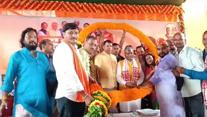 2024 में देश और राज्य में भाजपा की सरकार बनना तय, संकल्प यात्रा के दौरान देवघर में गरजे बाबूलाल मरांडी