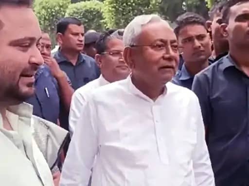 लालू का इंकार, तेजस्वी का मुस्कान, बेफिक्र नीतीश समझा रहे हैं अपना गेम प्लान! संयोजक पद को लेकर गर्म है चर्चाओं का बाजार