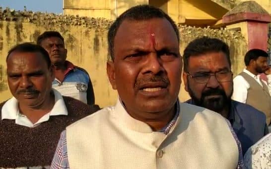 गोमिया के विधायक ने किया ऑन स्पॉट समस्याओं का समाधान