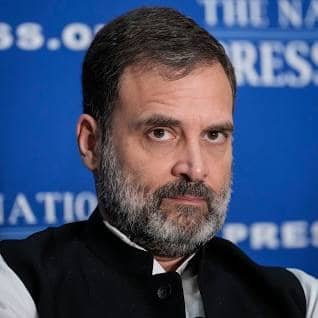 नीतीश को झटका! लालू का संकेत, राहुल होंगे पीएम फेस