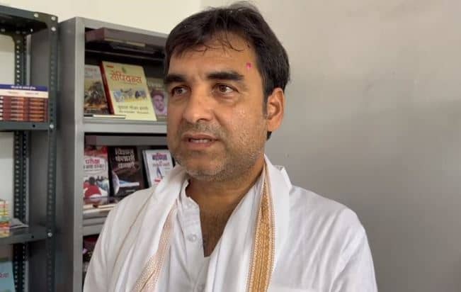 एक्टर पंकज त्रिपाठी ने अपने गांव में खोली लाइब्रेरी, कहा- गांव के प्रति निभाया सामाजिक दायित्व