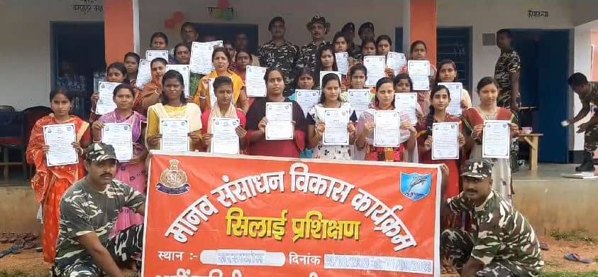 जहां कभी गूंजती थी बंदूक की गोलियां वहां सुनाई पड़ रही है सिलाई मशीन की खनक, जानिए डिटेल्स