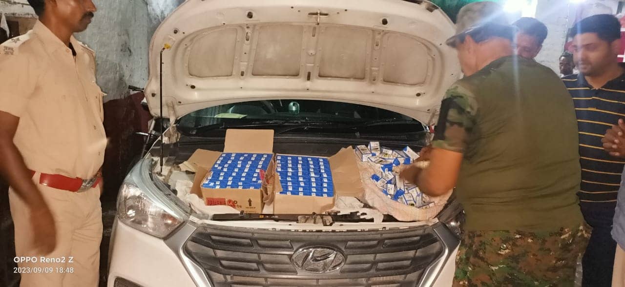 बिहार के इस बीजेपी विधायक का देवर शराब के साथ गिरफ्तार, यूपी से कार की बोनट में छुपाकर बिहार लाई जा रही थी शराब