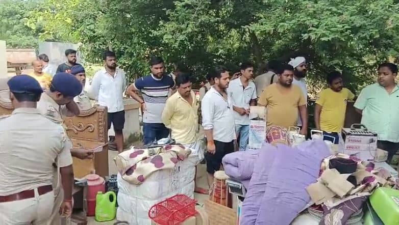 निलेश मुखिया हत्याकांड में बड़ा एक्शन, आरोपियों के घर कुर्की जब्ती करने पहुंची पुलिस