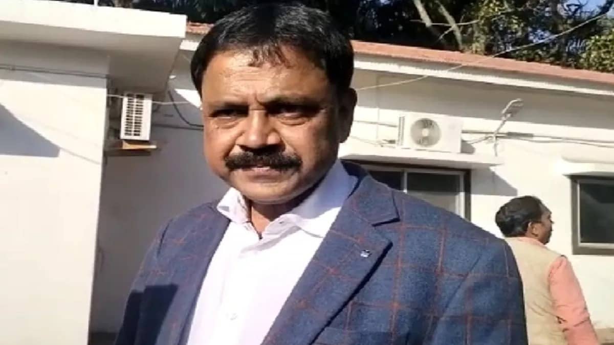 हेमंत की चाहत पर मुख्य सचिव की कैंची! देखिये कैसे झामुमो विधायक सुदिव्य कुमार सोनू के सपनों पर लगा विराम