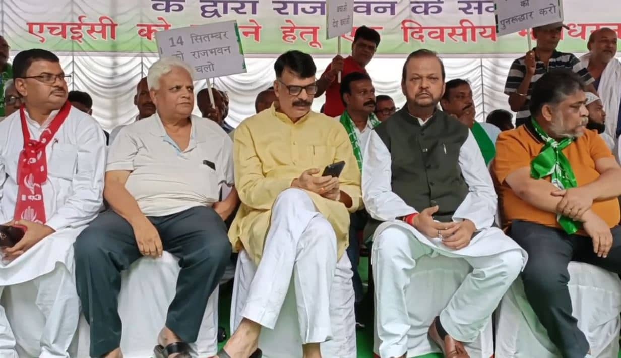 जान दे देंगे लेकिन बिकने नहीं देंगे, HEC को बचाने के लिए राजभवन के सामने I.N.D.I.A की हुंकार