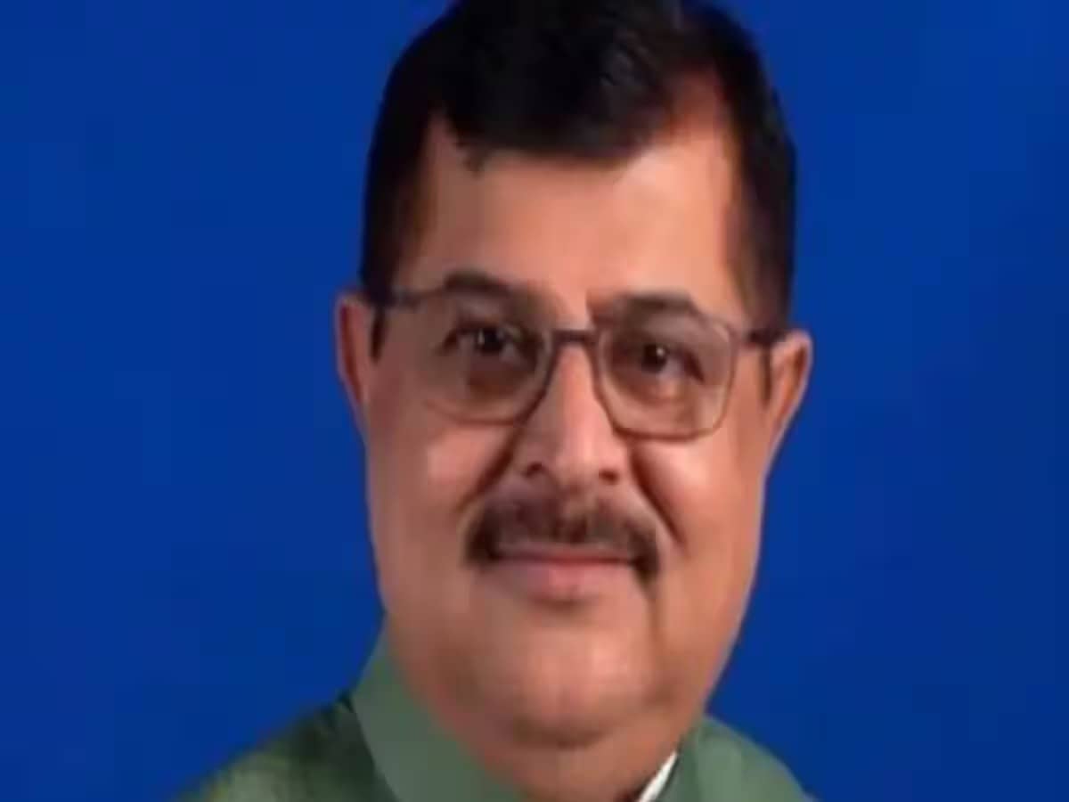 कौन है सुनील तिवारी जिसकी सुरक्षा की मांग कर विवादों में फंसे डोमिसाइल मैन बाबूलाल