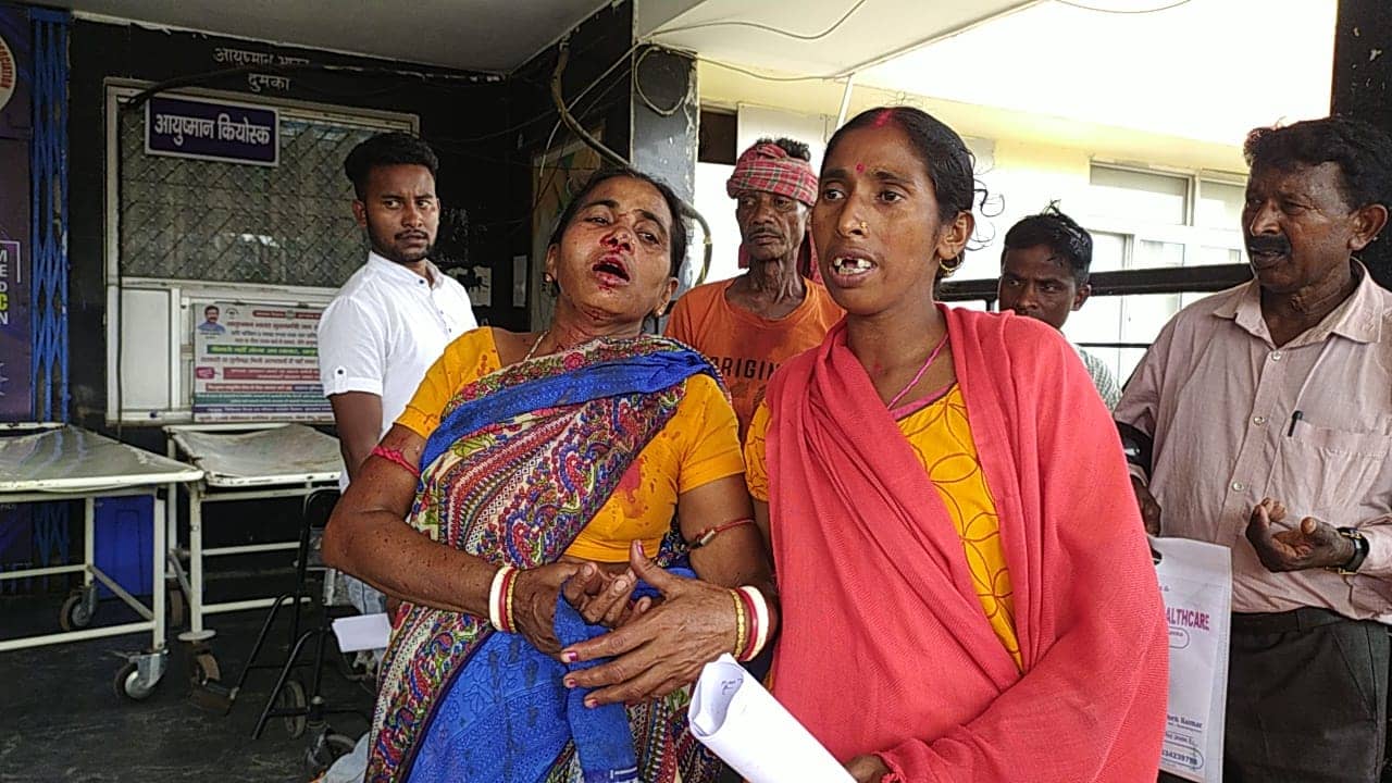 जमीन विवाद में खूनी संघर्ष, जमकर हुई पत्थरबाजी, दंपत्ति घायल   