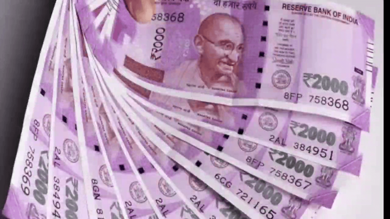 खाकपति से करोड़पति मामले में नया मोड़, झारखंड राज्य लेखा लिपिक संघ ने महालेखाकार को सौंपा ज्ञापन