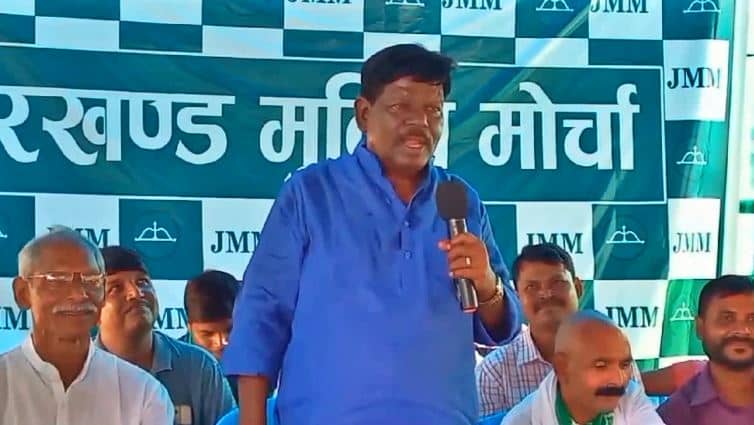 हेमलाल मुर्मू ने बजरंगबली की मूर्ति हटाने का दिया अल्टिमेटम. जेएमएम नेता ने कहा-‘आदिवासियों की जमीन लूटने नहीं देंगे’