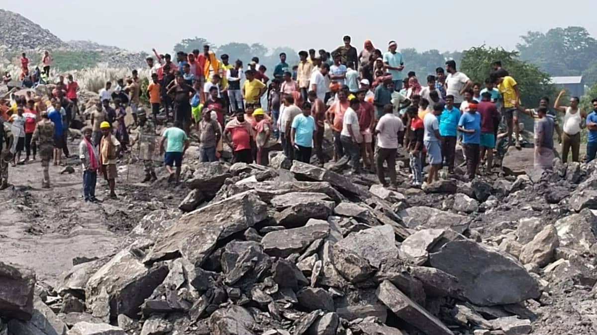 धनबाद : कुसुंडा में गोफ में गिरी तीन महिलाओं का शव बरामद, आठ घंटे के मशक्कत  के बाद मिला शरीर का टुकड़ा