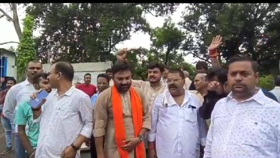 जमशेदपुर:कदमा में जुस्को कंपनी और दुर्गा पूजा कमिटी आये आमने-सामने, जानें क्या है वजह