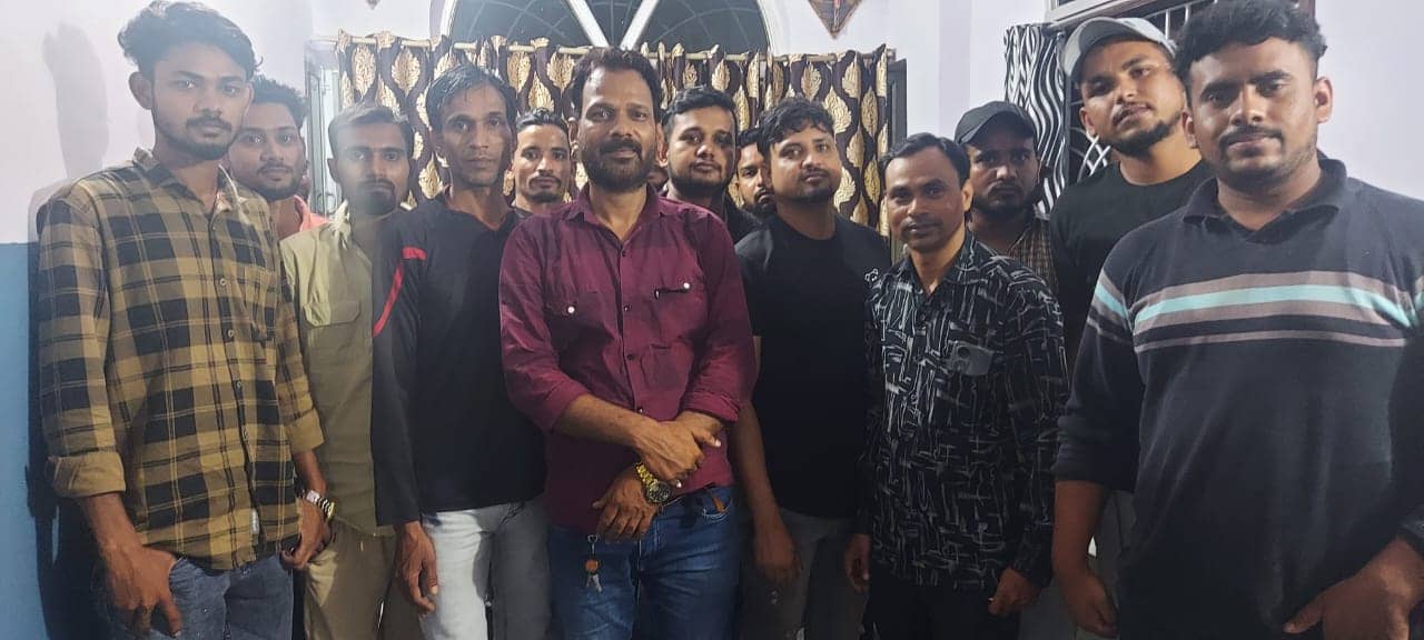 अपने कुनबे को बढ़ाने में लगी AIMIM , विभिन्न पार्टी को छोड़ दर्जनों कार्यकर्ता ने थामा ओवेसी की पार्टी का दामन