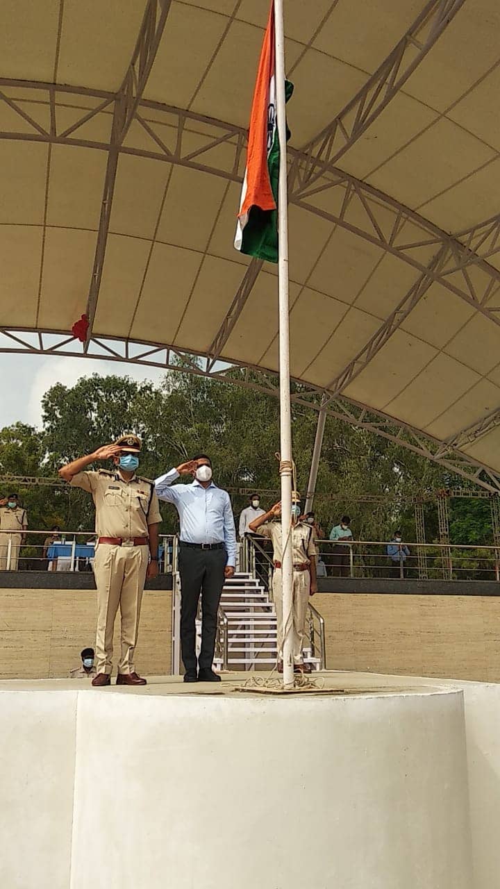 रांची के मोराबादी मैदान में स्वतंत्रता दिवस समारोह का हुआ फुल ड्रेस रिहर्सल. डीसी-एसपी ने किया निरीक्षण