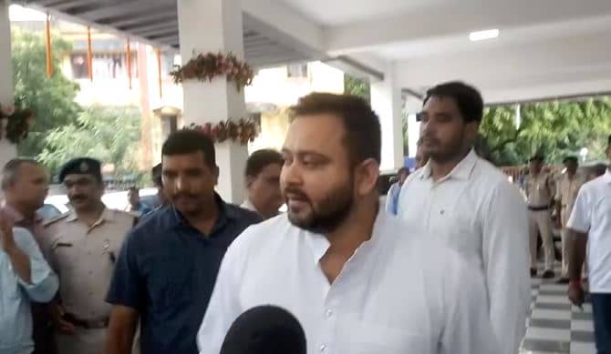 दिल्ली के मवाली जैसा अपशब्दों का प्रयोग करते हैं भाजपा नेता- तेजस्वी यादव