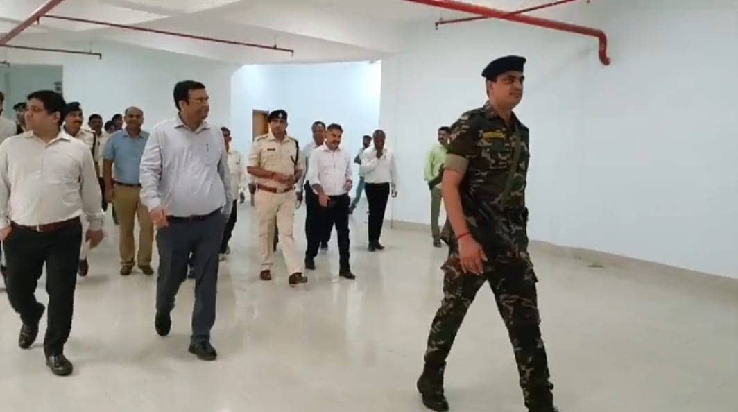 DHANBAD: ब्यास जी तीन बार तो अजय कुमार सिंह दो बार बने थे डीसी ,66 सालों में 49 उपायुक्त देखने वाला भवन अब हो रहा शिफ्ट 