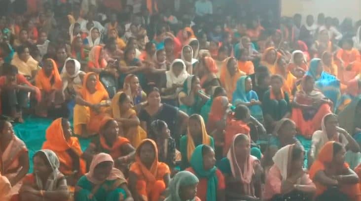 गुमला: भारी बारिश के बीच रौतिया समाज ने निकाली विशाल पदयात्रा, एसटी में शामिल करने की मांग