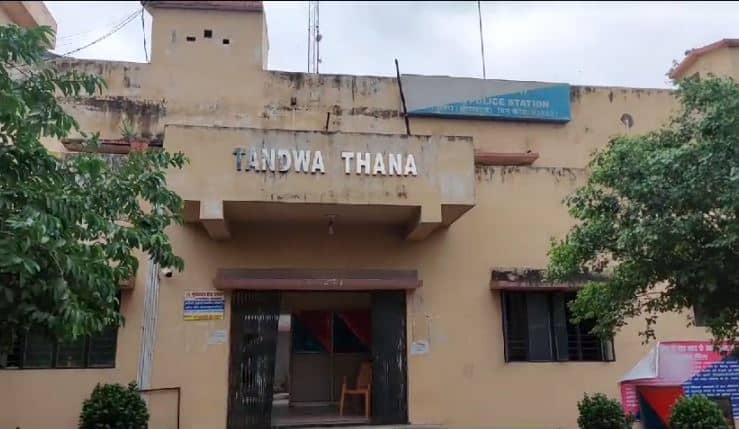 चतरा : लोन रिकवरी से 2.65 लाख की लूट मामले में पुलिस ने चार आरोपियों को किया गिरफ्तार  