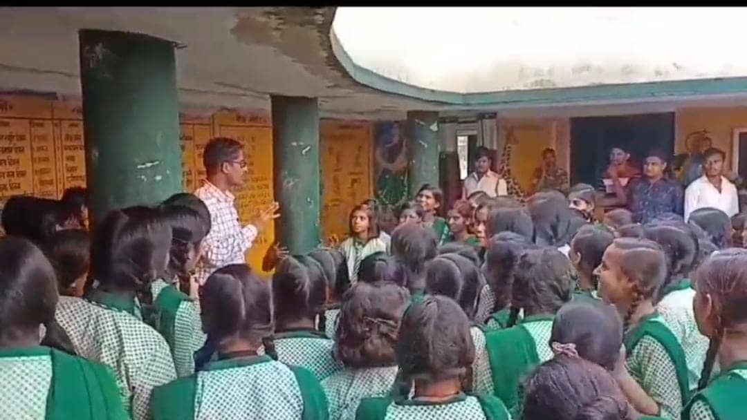 गढ़वा में छात्रा की मौत से बवाल, सरकार ने दिया जांच का आदेश, जानिए पूरा मामला