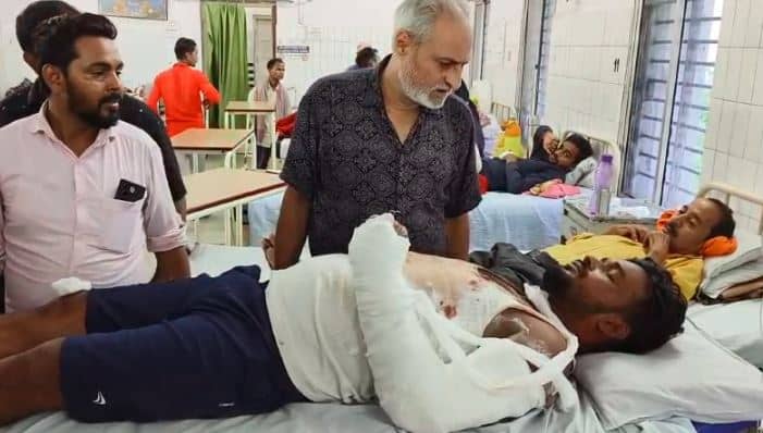 इंसानियत को भी शर्म आ जाएगी ! हथौड़े से युवक को बेरहमी से पीटा, समय पर पहुंचकर पुलिस ने बचाई जान