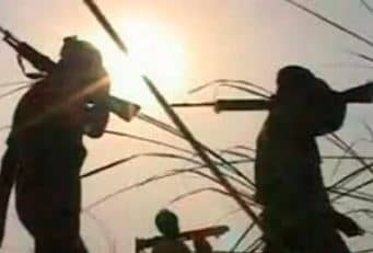 टूटते-दरकते वजूद के बीच भी नक्सलियों का नया फरमान, अर्द्धसैनिक बलों को मदद नहीं करने की दी चेतावनी