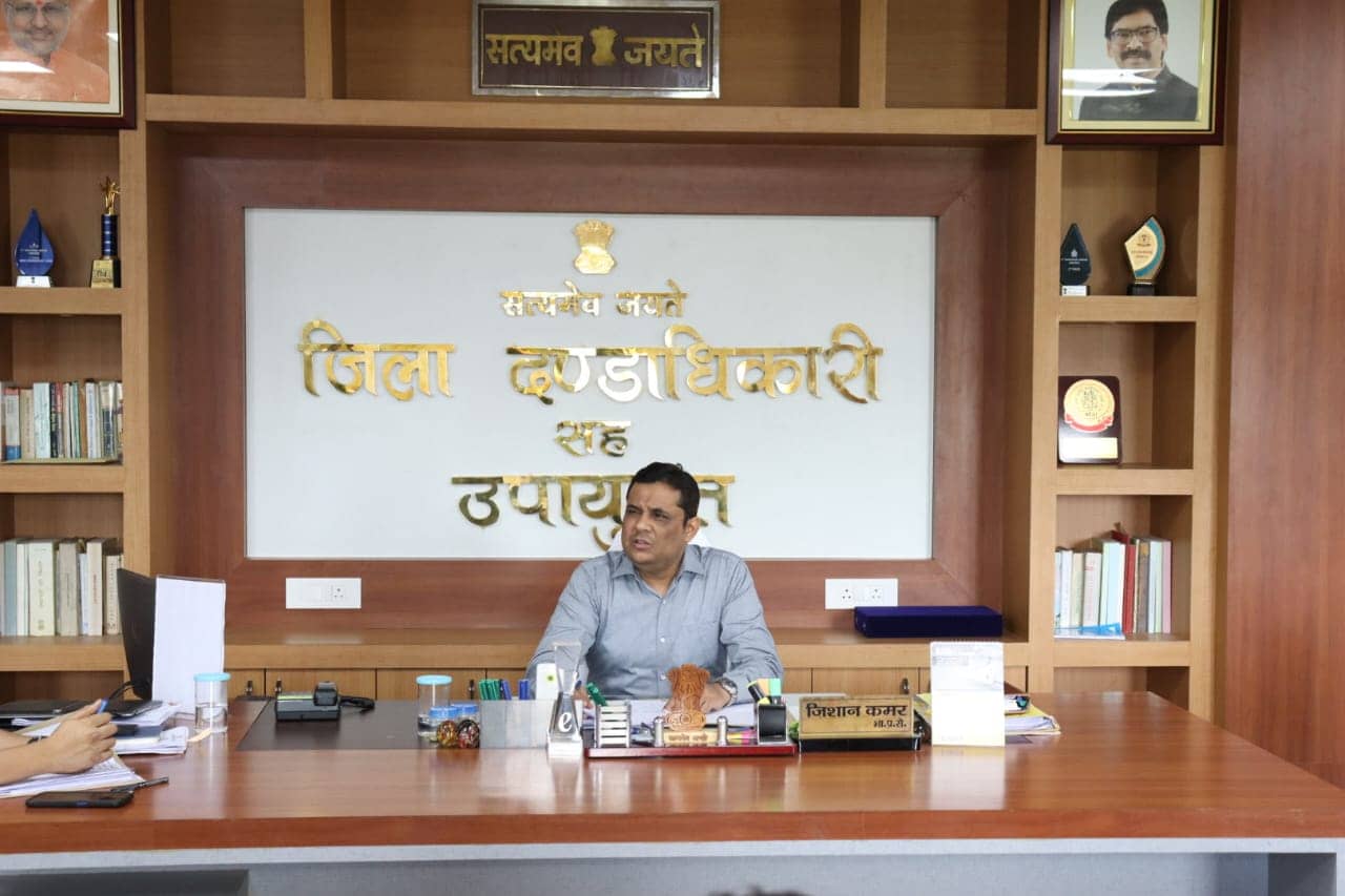 गोड्डा डिसी ने अपनी पत्नी का सदर अस्पताल में कराया प्रसव, राज्य में पेश किया नायाब उदाहरण