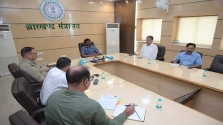 सीएम हेमंत ने बुलाई समीक्षा बैठक, त्योहार में लोगों की सुरक्षा के प्रति मुख्यमंत्री हुए गंभीर