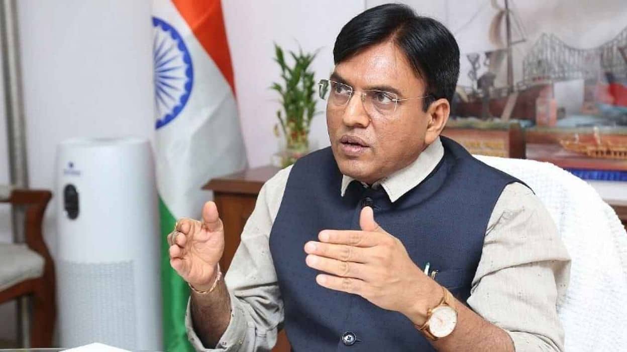 ओमिक्रोन को लेकर अलर्ट मोड में देश, हेल्थ मीनिस्टर कर रहे बैठक