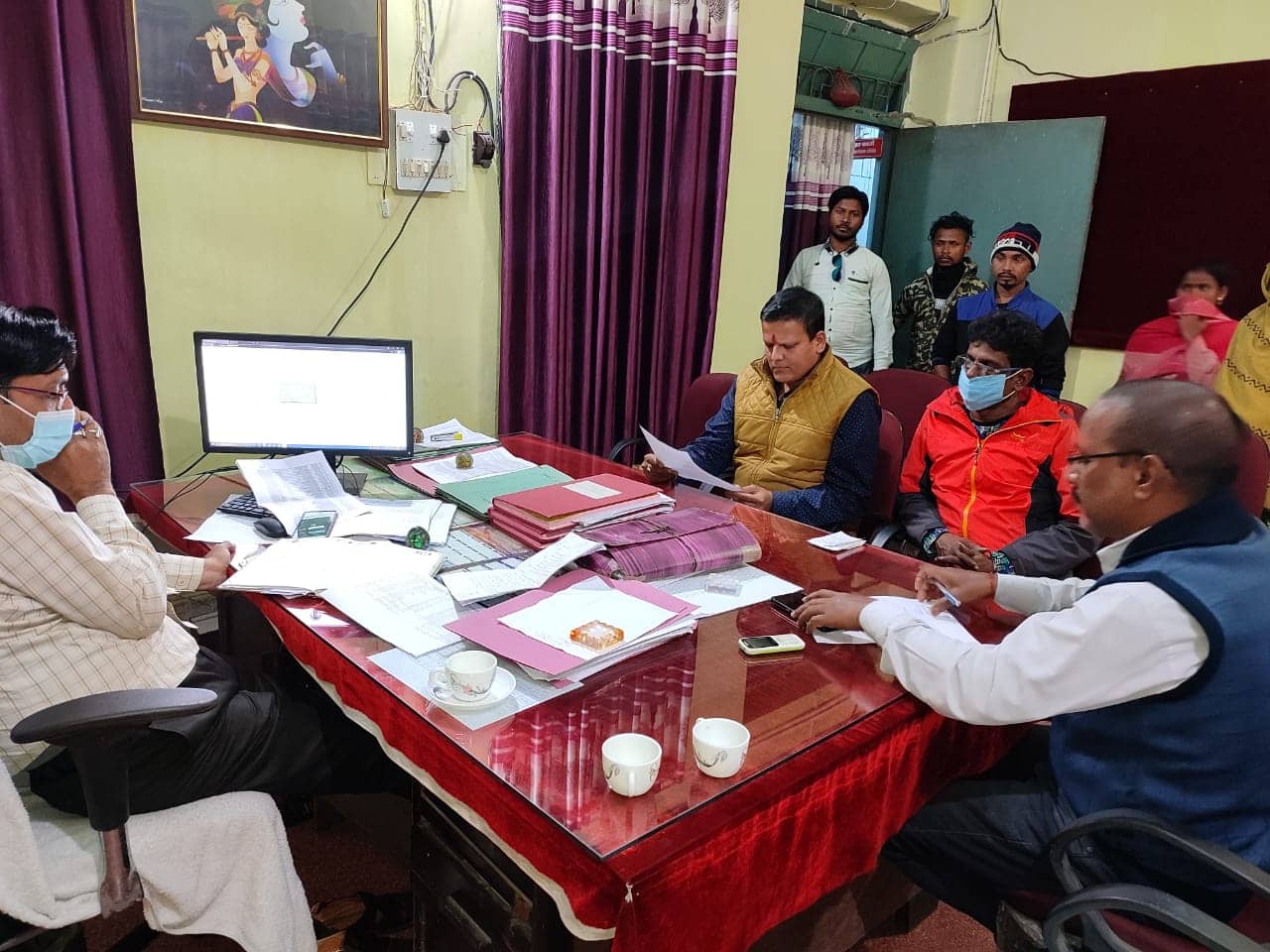 खबर का असर : बिजली बिल चुकाने के लिए अब कटोरा लेकर भिक्षाटन नहीं करेंगे बीपीएल परिवार