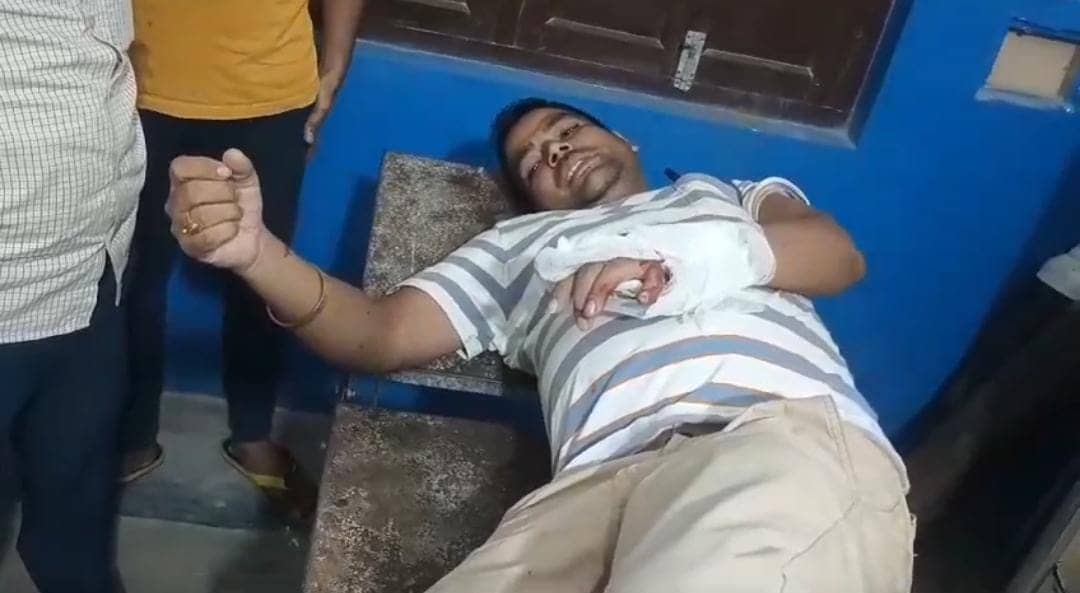 पैसा कलेक्शन करनेवाले युवक पर अपराधियो ने की फायरिंग, जाने  इसके पीछे की वजह