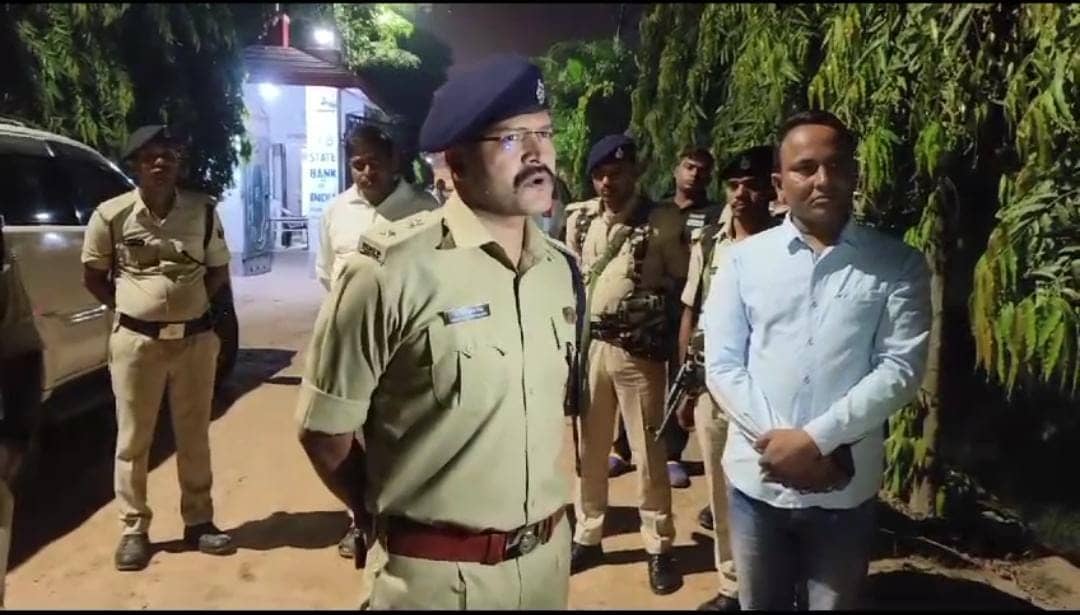 बिहार में अपराधियों के हौंसले बुलंद, युवक से 27 लाख लूटकर मार दी गोली