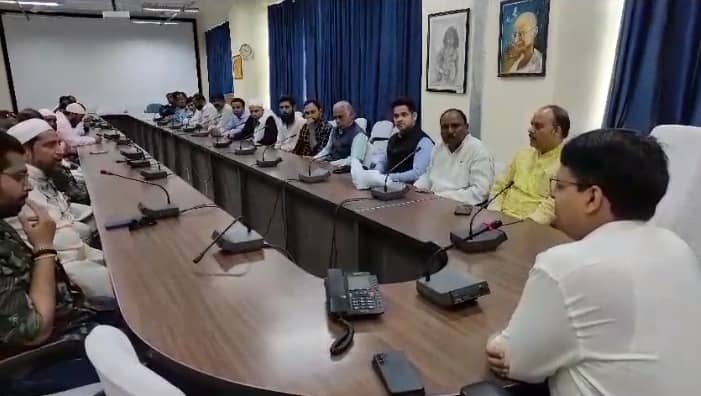 रांची : दुर्गा पूजा को लेकर रांची डीसी ने शांति समिति के साथ की बैठक, पूजा कमेटियों को दिए जरूरी निर्देश