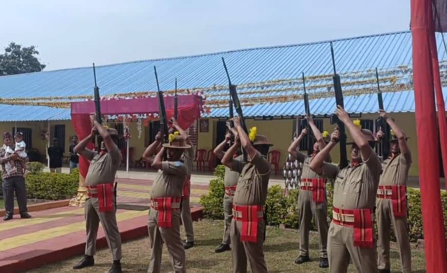 रांची के जैप-1 में नवमी पर हुई अस्त्र -शस्त्रों की पूजा, दुर्गा माता को फायरिंग कर दी गई सलामी