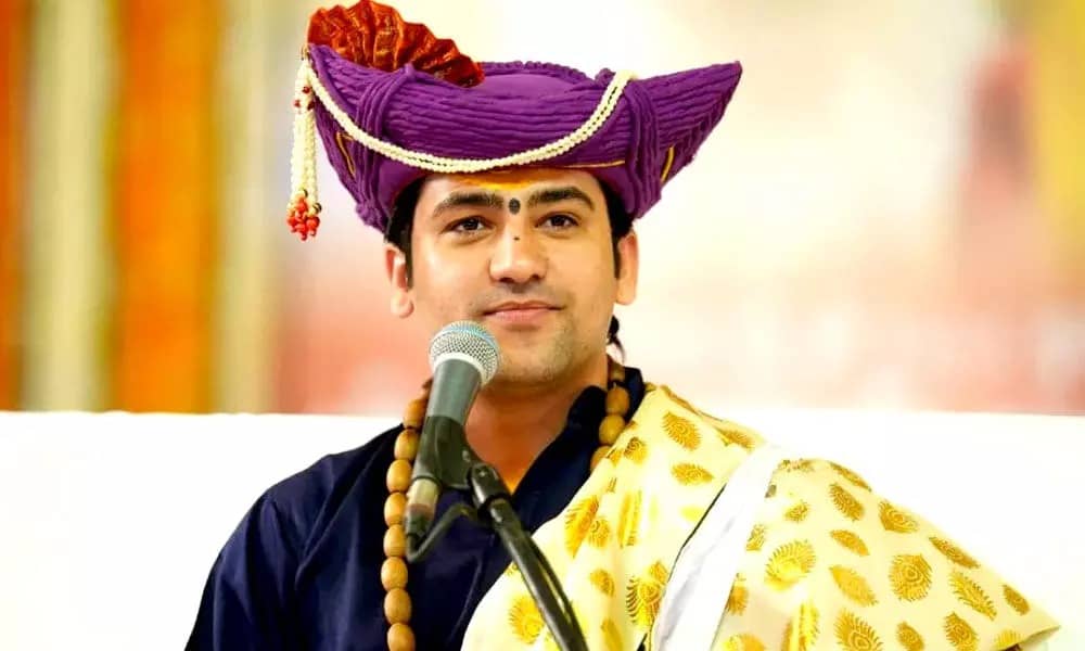 बाबा धीरेन्द्र शास्त्री का सनातन को लेकर बड़ा बयान, कहा- निर्दोष हिंदुओं को लालच देकर किया जा रहा धर्म परिवर्तन