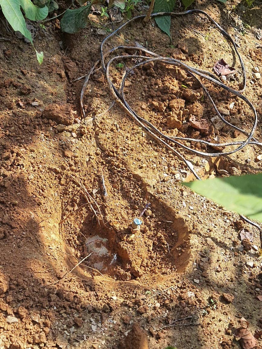 चाईबासा: नक्सलियों के मंसूबे नाकाम, सुरक्षाबलों ने दो आईईडी बम किया बरामद, जंगल में ही बमों को किया नष्ट