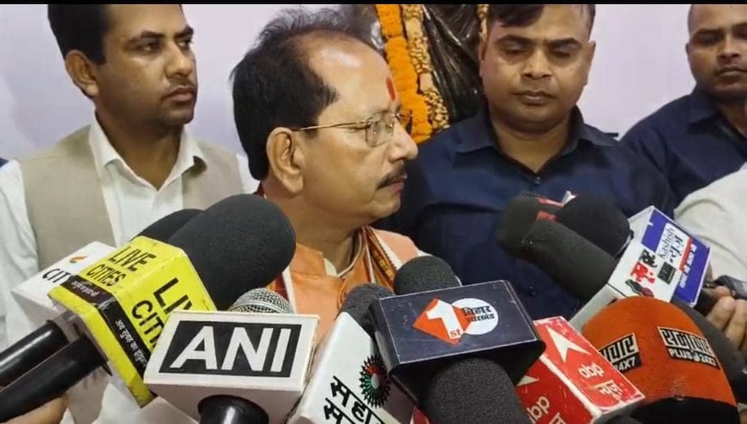 विजय सिन्हा ने लालू प्रसाद यादव पर लगाया बड़ा आरोप,कहा- जेल में रहकर खुलेआम अय्यासी करते थे लालू