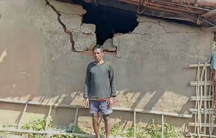 लातेहार में हाथियों का आतंक, ग्रामीणों पर किया हमला, चट कर गए कई क्विंटल भर अनाज 