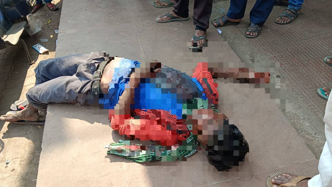 प्लास्टिक के बोतल चुनने को लेकर हुई झड़प, एक युवक ने दूसरे को ब्लेड से काटा गला 