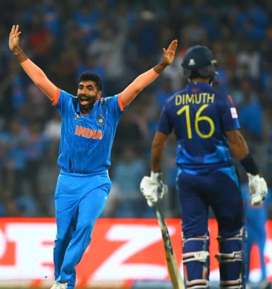 क्रिकेट महासंग्राम में भारतीय बल्लेबाजो का शानदार शो जारी, भारत ने श्रीलंका के सामने जीत के लिए रखा 258 रनों का टारगेट, लंका की खराब शुरुआत