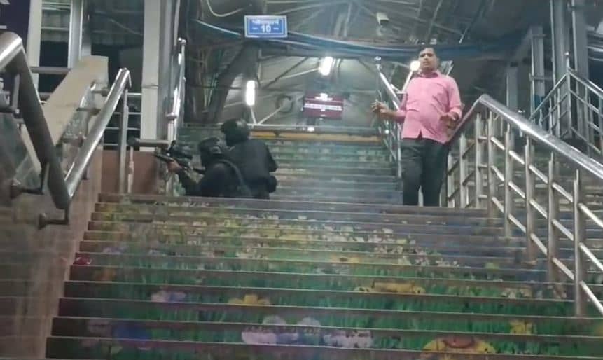 Patna junction news:आखिर क्यों पटना जंक्शन पर यात्रियों ने छोड़ दी अपनी ट्रेन, पढ़ें हैरान करनेवाली वजह