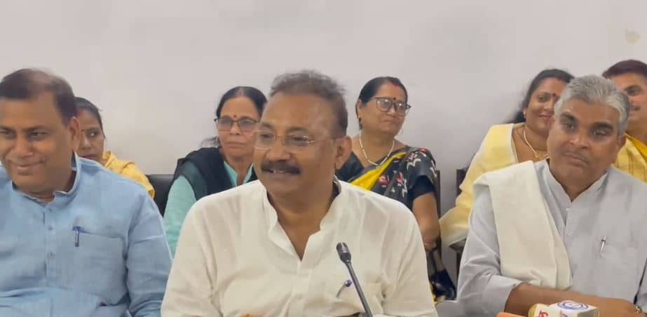 मंत्री अशोक चौधरी का बीजेपी पर हमला, बोले- क्या राम मंदिर, टीका-चंदन और रुद्राक्ष से गरीब के बच्चों का भरेगा पेट